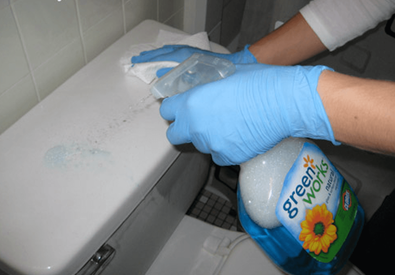 How to Clean your toilet - cleaning